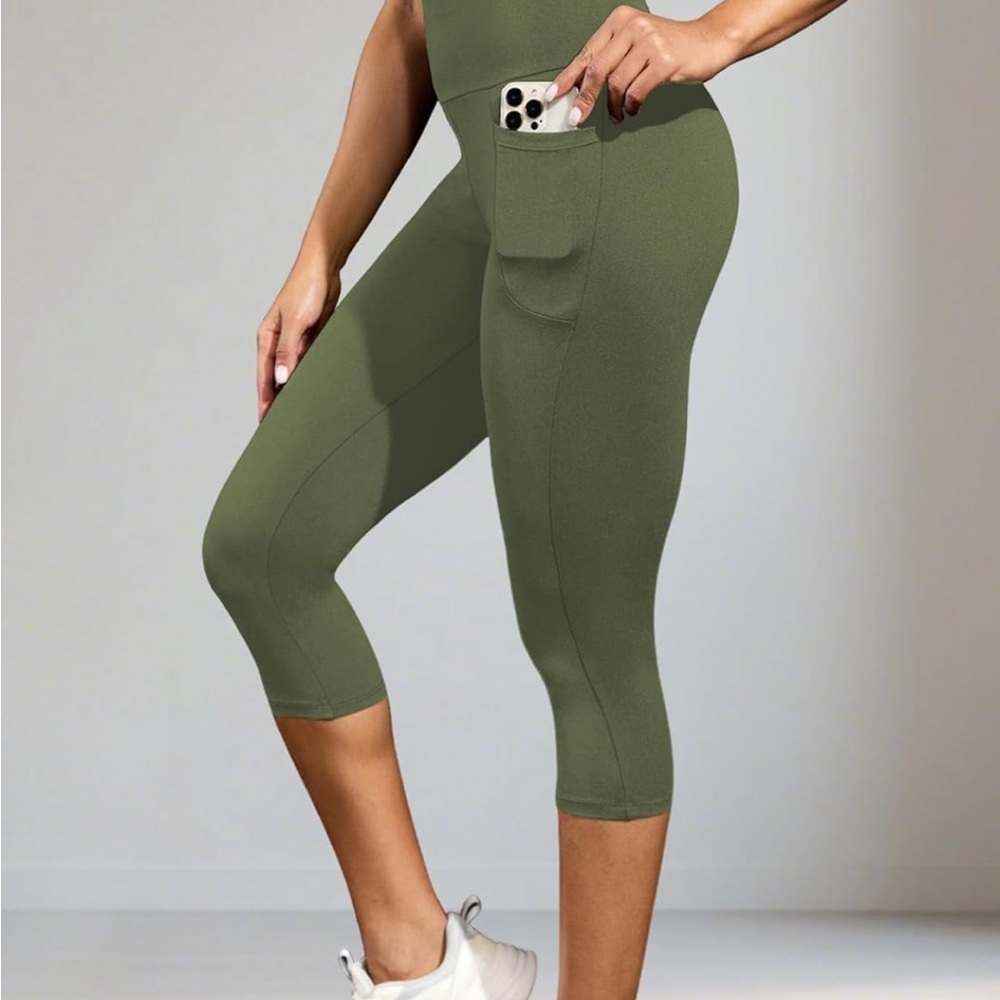 Olive Green Women's Capri Leggings